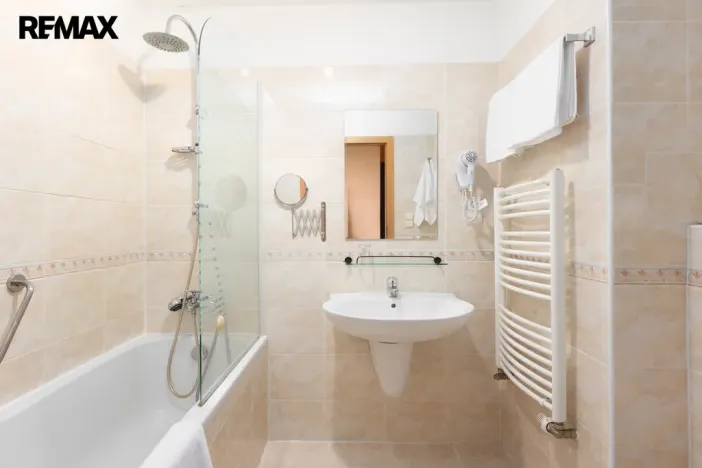 Prodej ubytování, Karlovy Vary, Na Vyhlídce, 1580 m2