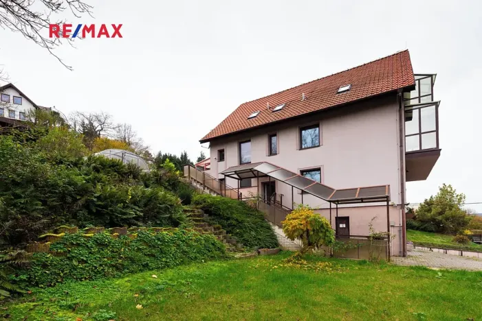 Prodej vily, Měchenice, Hlavní, 330 m2
