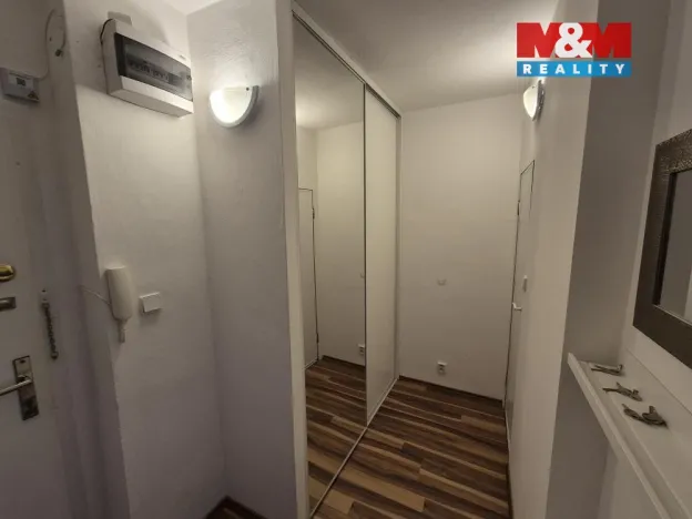 Pronájem bytu 1+1, Ostrava - Poruba, Vincence Makovského, 38 m2