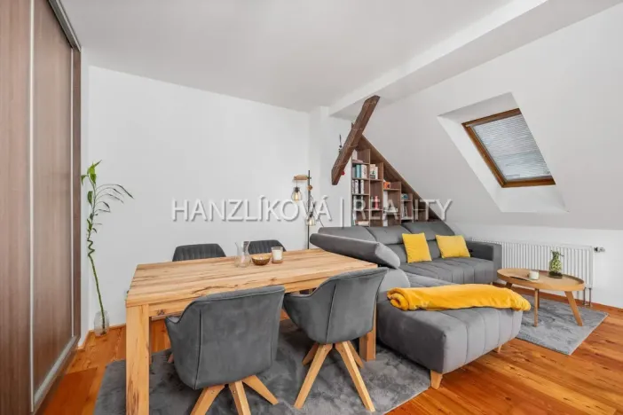 Pronájem bytu 2+1, České Budějovice, Rudolfovská tř., 67 m2