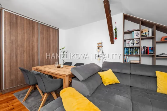 Pronájem bytu 2+1, České Budějovice, Rudolfovská tř., 67 m2