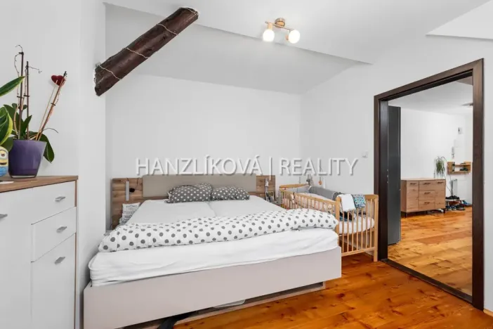 Pronájem bytu 2+1, České Budějovice, Rudolfovská tř., 67 m2