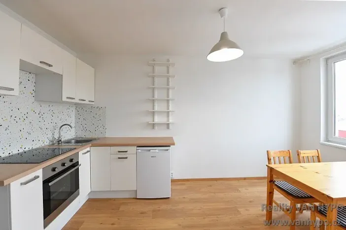 Pronájem bytu 2+kk, Praha - Letňany, Třinecká, 39 m2