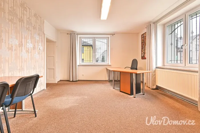 Pronájem bytu 6+kk a větší, Ostrava - Kunčičky, Lorišova, 320 m2