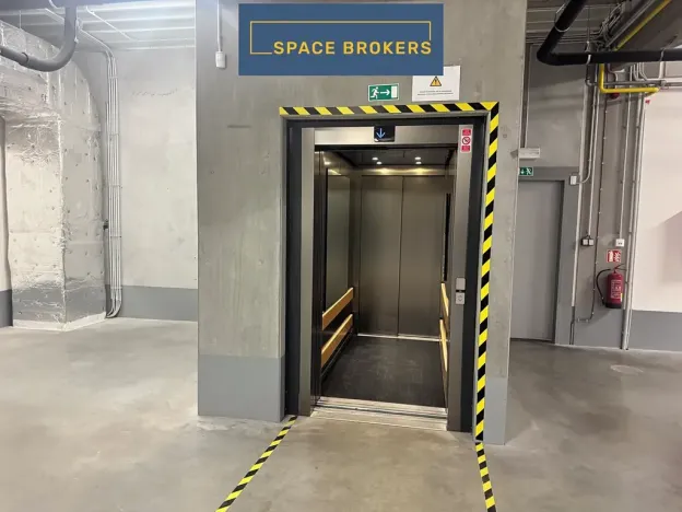 Pronájem kanceláře, Praha - Horní Počernice, K Bílému vrchu, 2000 m2