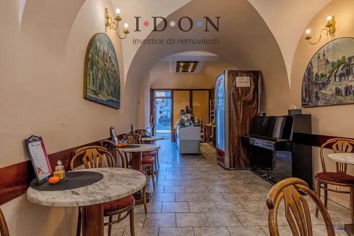 Prodej činžovního domu, Frýdek-Místek, Zámecké nám., 450 m2