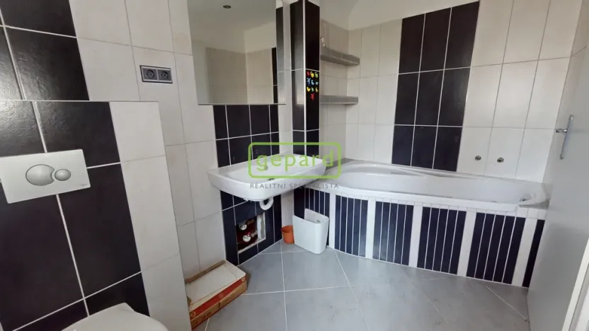 Prodej bytu 2+1, Horní Slavkov, Dlouhá, 57 m2