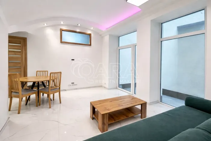 Pronájem bytu 2+kk, Praha - Karlín, Sokolovská, 48 m2