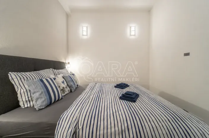 Pronájem bytu 2+kk, Praha - Karlín, Sokolovská, 48 m2