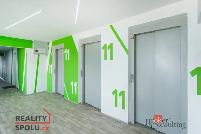 Pronájem bytu 1+kk, Praha - Záběhlice, Topolová, 31 m2