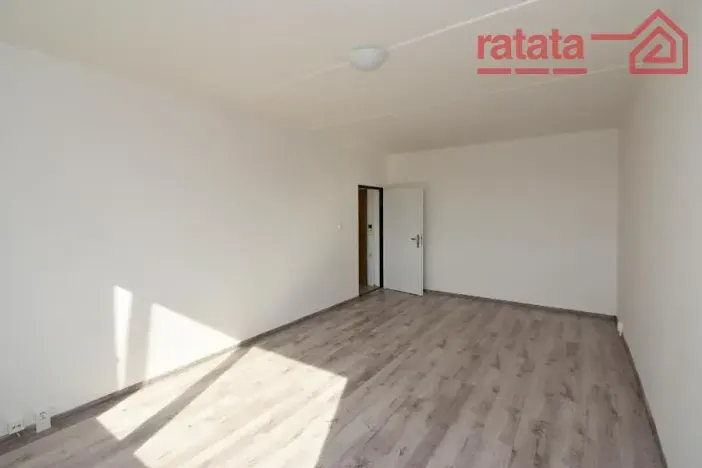 Pronájem bytu 1+1, Chomutov, Hutnická, 39 m2