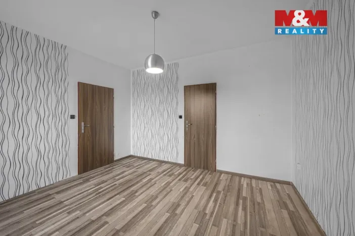 Prodej bytu 2+1, Hostinné, Sídliště, 52 m2