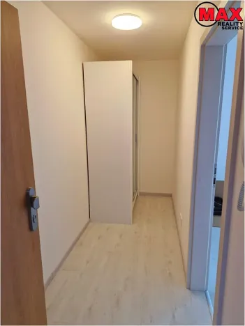 Pronájem bytu 1+kk, Odolena Voda, Pod Sokolákem, 33 m2