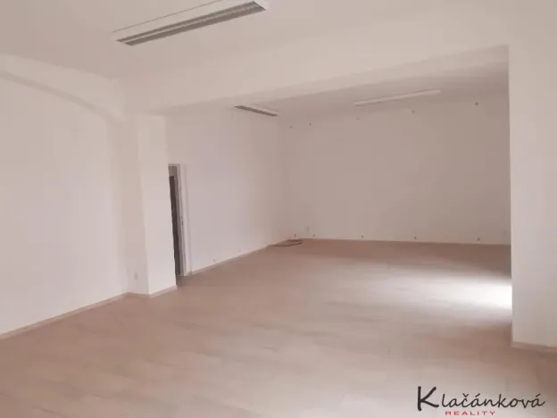 Pronájem kanceláře, Napajedla, Masarykovo náměstí, 66 m2