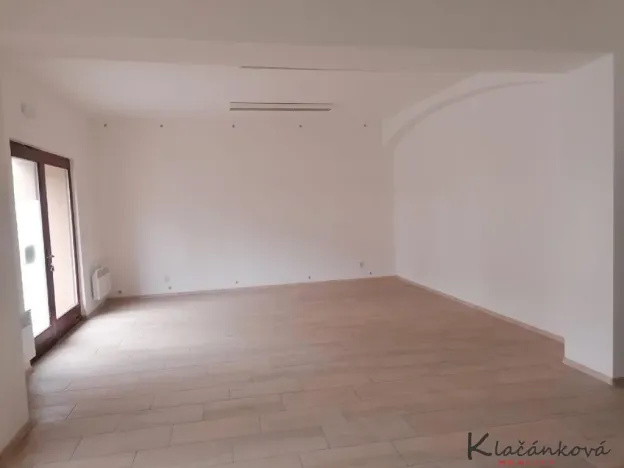 Pronájem kanceláře, Napajedla, Masarykovo náměstí, 66 m2