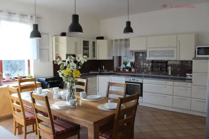 Prodej rodinného domu, Káraný, Na Betonce, 190 m2