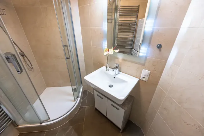 Pronájem bytu 2+kk, Praha, Tyršova, 56 m2