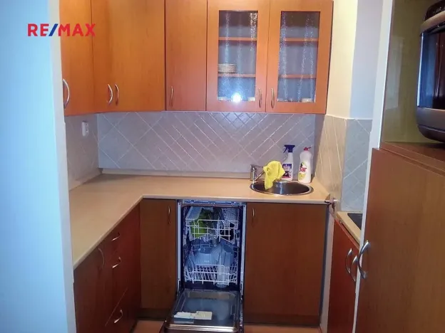 Pronájem bytu 2+kk, Praha - Prosek, Prosecká, 35 m2