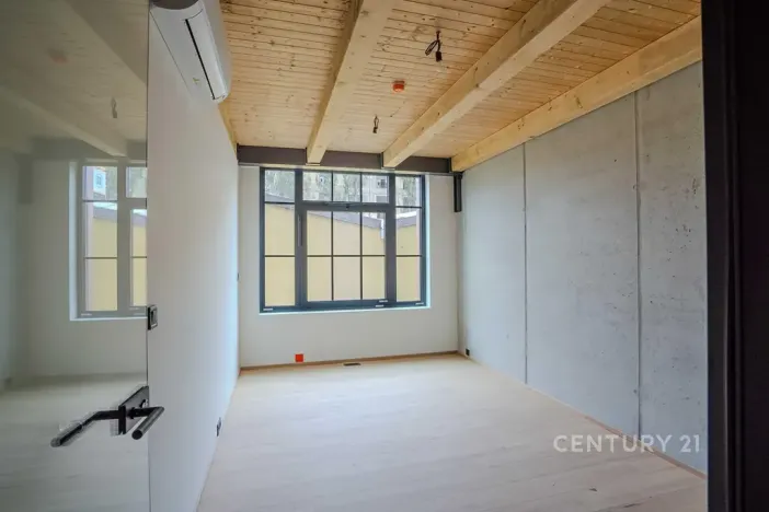 Prodej atypického bytu, Praha - Vysočany, Kolbenova, 176 m2