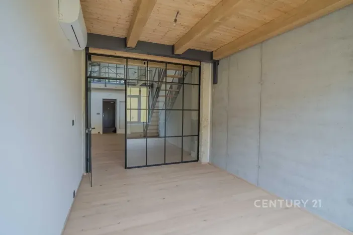 Prodej atypického bytu, Praha - Vysočany, Kolbenova, 176 m2