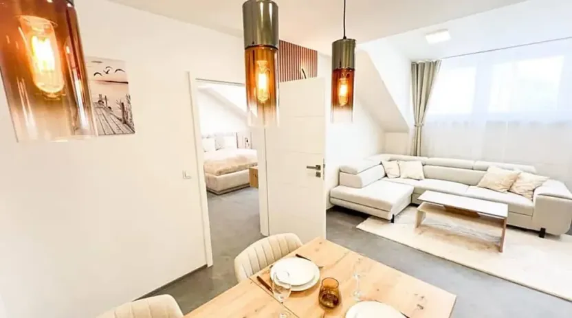 Pronájem bytu 2+kk, Praha - Smíchov, Arbesovo náměstí, 74 m2