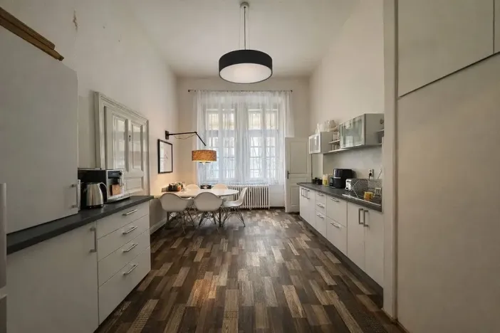 Pronájem kanceláře, Praha - Nové Město, Bolzanova, 80 m2