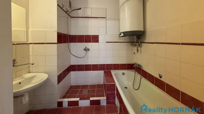 Prodej bytu 4+1, Stádlec, 83 m2