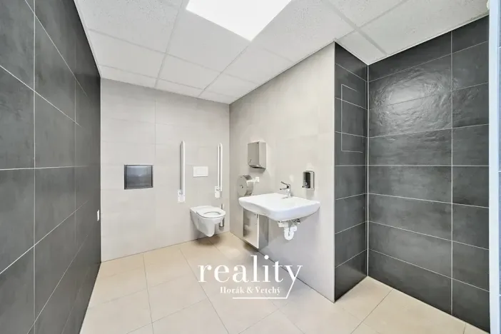 Pronájem kanceláře, Znojmo, Jarošova, 17 m2