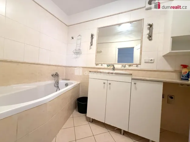 Pronájem bytu 2+kk, Uherské Hradiště - Mařatice, Sadová, 58 m2