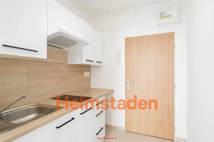 Pronájem bytu 1+kk, Havířov - Město, Hlavní třída, 20 m2
