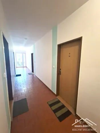 Prodej bytu 1+kk, Jesenice, V Lázních, 30 m2