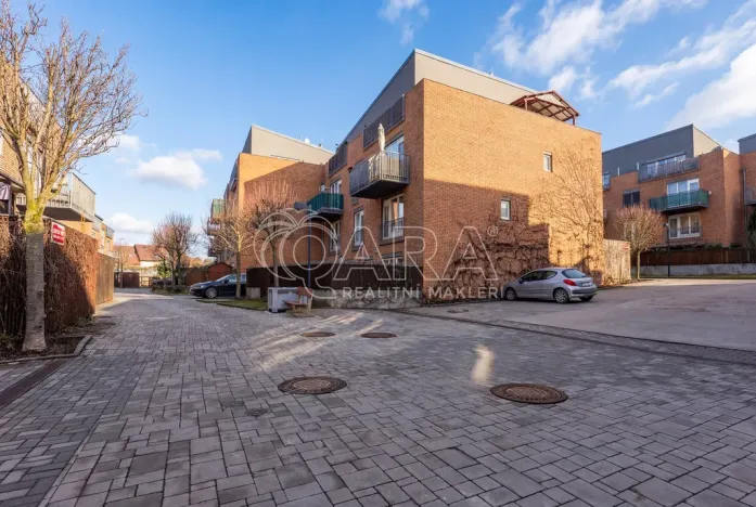 Prodej bytu 2+kk, Praha - Uhříněves, Ingrišova, 37 m2