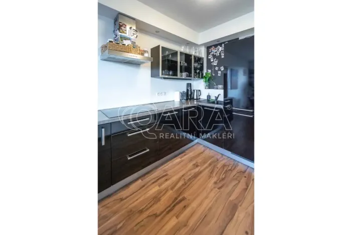 Prodej bytu 2+kk, Praha - Vysočany, Sousedíkova, 60 m2