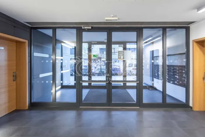 Prodej bytu 2+kk, Praha - Vysočany, Sousedíkova, 60 m2