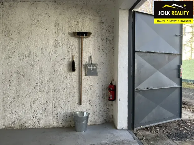 Prodej garáže, Opava, Jiráskova, 17 m2