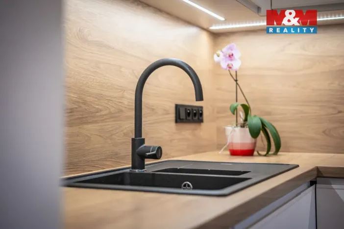 Prodej bytu 3+kk, Praha - Hrdlořezy, Mezilehlá, 70 m2