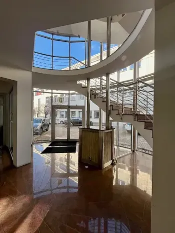 Pronájem kanceláře, Praha - Karlín, Prvního pluku, 63 m2