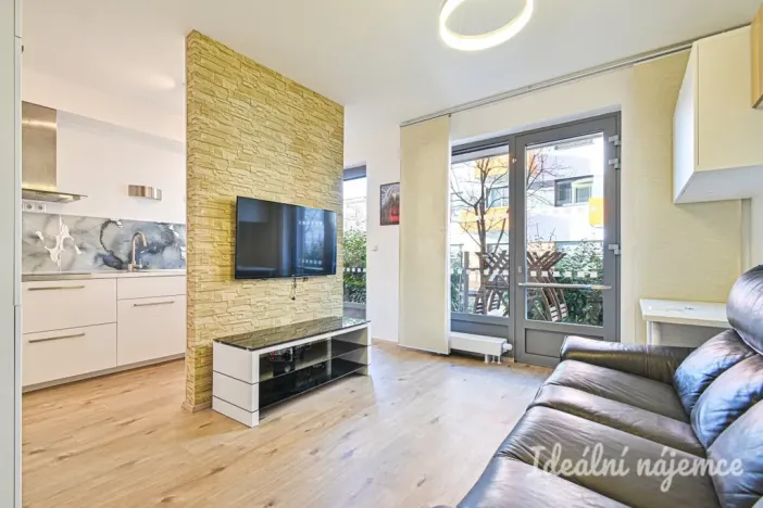 Pronájem bytu 2+kk, Brno, Mojmírovo náměstí, 44 m2