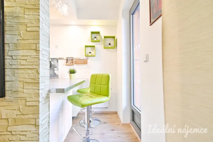 Pronájem bytu 2+kk, Brno, Mojmírovo náměstí, 44 m2