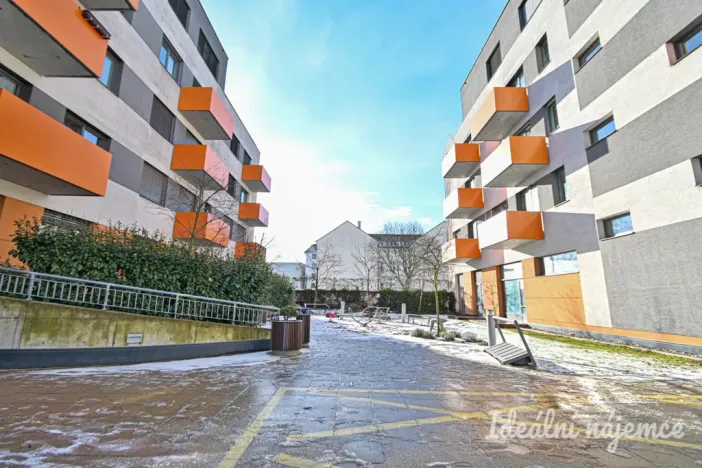 Pronájem bytu 2+kk, Brno, Mojmírovo náměstí, 44 m2