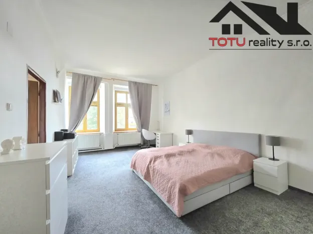 Prodej rodinného domu, Broumov, Mírové náměstí, 500 m2