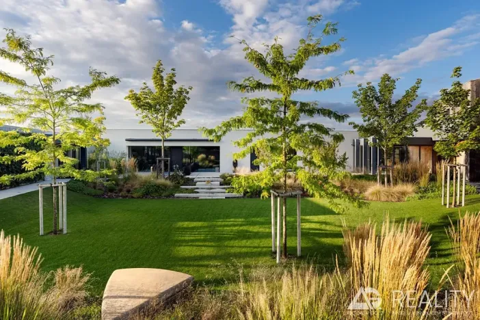 Prodej vícegeneračního domu, Ladná, Ovčačky, 407 m2