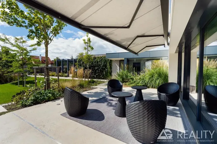 Prodej vícegeneračního domu, Ladná, Ovčačky, 407 m2