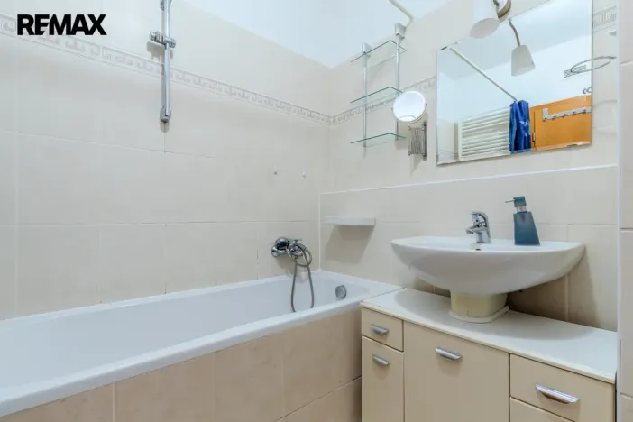 Prodej bytu 2+kk, Praha - Štěrboholy, Andersenova, 52 m2