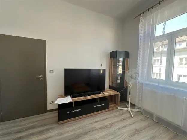 Pronájem bytu 2+kk, Cheb, Karlova, 43 m2