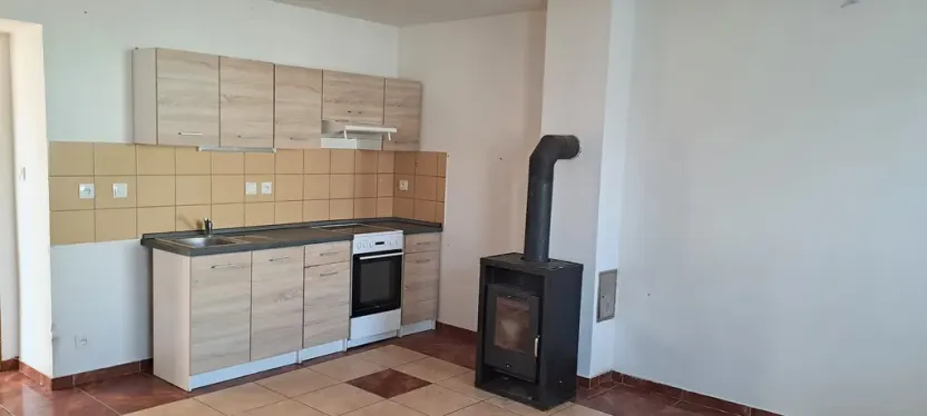 Pronájem bytu 1+kk, Peruc - Černochov, 30 m2
