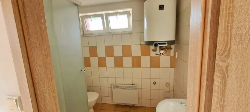 Pronájem bytu 1+kk, Peruc - Černochov, 30 m2