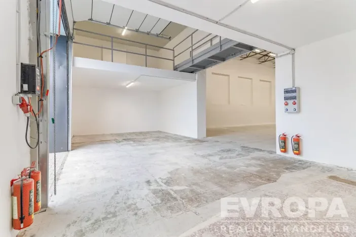 Prodej skladu, Havlíčkův Brod, Čechova, 819 m2