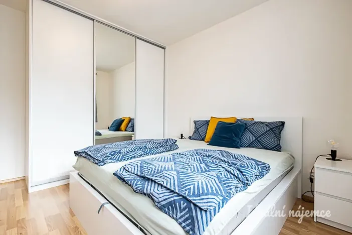 Pronájem bytu 2+kk, Praha - Vysočany, Strnadových, 59 m2