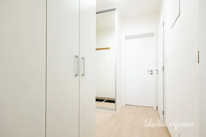 Pronájem bytu 2+kk, Praha - Vysočany, Strnadových, 59 m2